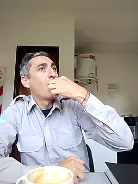 Alejandro83bsf online show from May 8, 8:14 pm
