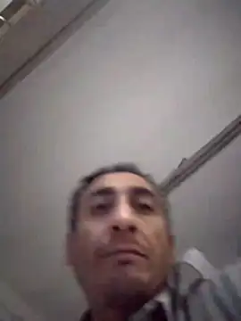Alejandro83bsf online show from May 17, 5:05 am