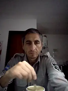 Alejandro83bsf online show from May 18, 4:29 am