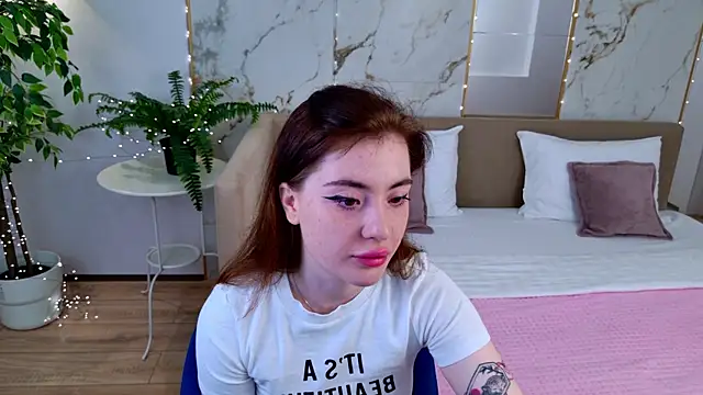 Emily Less online show from May 19, 5:14 am