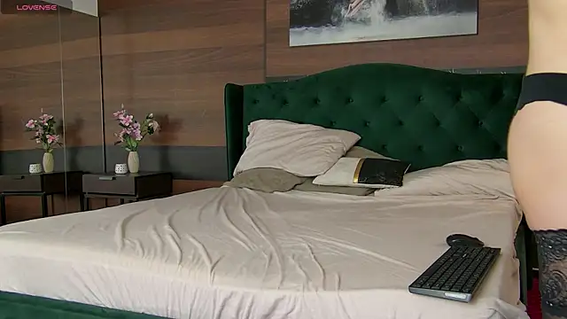 Snapshot of AlyceBeau chatting on May 22, 6:09 am AlyceBeau online show from May 22, 6:09 am