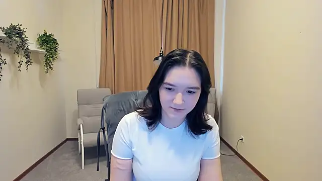 Snapshot of MaudGammel chatting on April 30, 11:05 am MaudGammel online show from April 30, 11:05 am