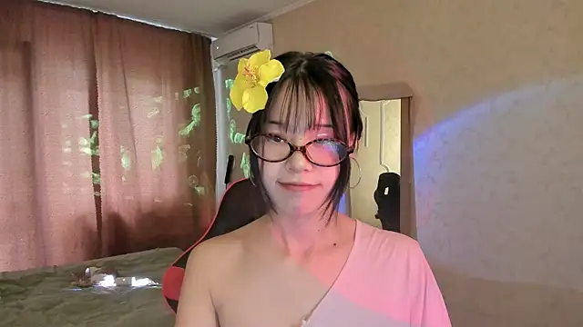 Snapshot of Akiba_cute chatting on July 8, 5:56 am Akiba cute online show from July 8, 5:56 am