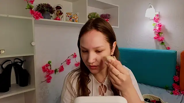 Snapshot of GitaBitetto chatting on July 11, 7:11 am GitaBitetto online show from July 11, 7:11 am