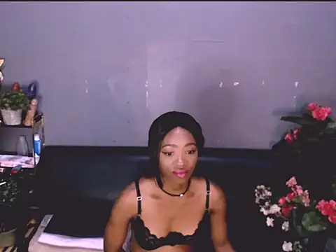 LolaSavageXO online show from May 15, 8:21 am