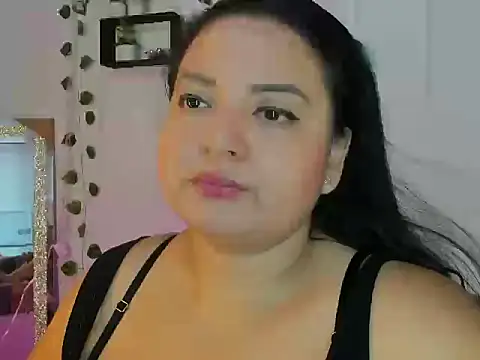 Snapshot of Reventme chatting on May 19, 12:44 pm Reventme online show from May 19, 12:44 pm
