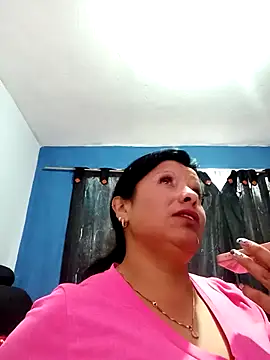 Snapshot of Samantha_Kieran chatting on May 7, 9:53 pm Samantha Kieran online show from May 7, 9:53 pm