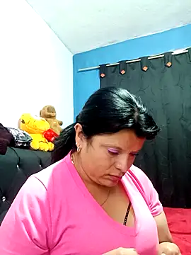 Snapshot of Samantha_Kieran chatting on May 9, 1:00 am Samantha Kieran online show from May 9, 1:00 am