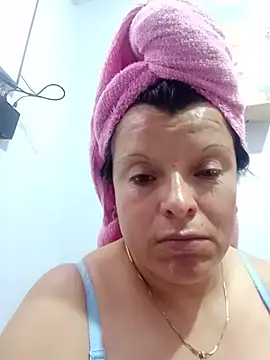 Snapshot of Samantha_Kieran chatting on May 22, 7:19 pm Samantha Kieran online show from May 22, 7:19 pm