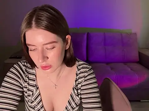Snapshot of Lili_of_sin chatting on May 6, 4:19 am Lili of sin online show from May 6, 4:19 am