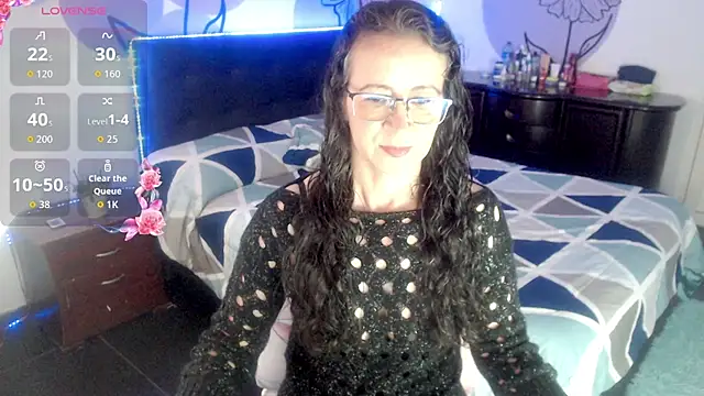 aura latinax online show from May 20, 11:38 am
