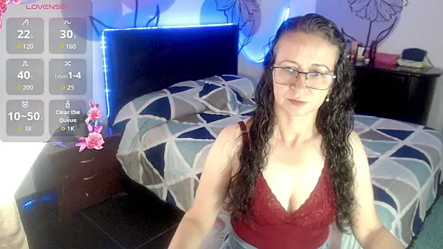 aura latinax online show from May 21, 11:39 am