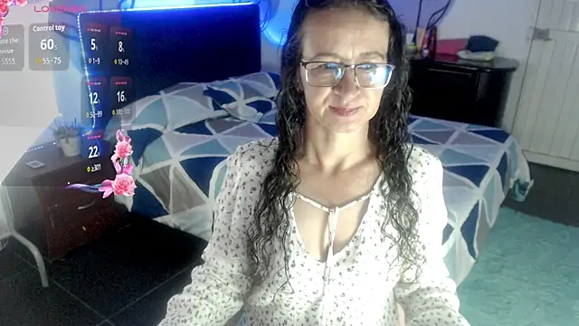 aura latinax online show from May 25, 10:21 am