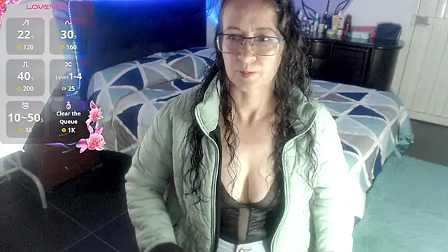 aura latinax online show from May 29, 10:13 am