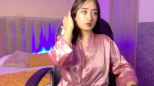 VICTORIA FAIRIES online show from May 7, 12:10 pm