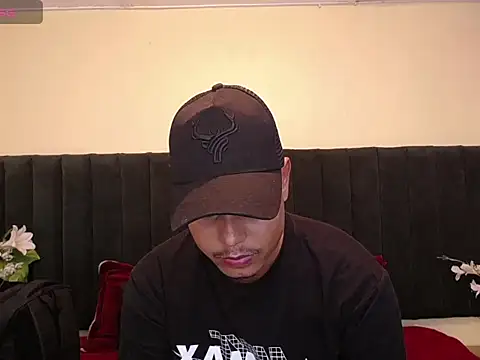 noah oliver1 online show from May 1, 5:17 pm