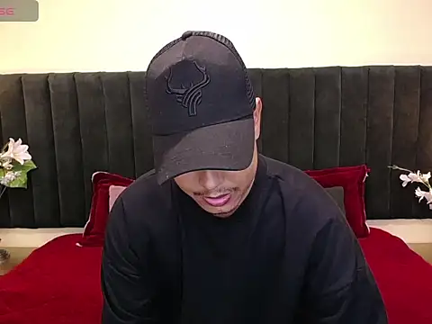 noah oliver1 online show from May 2, 7:19 pm