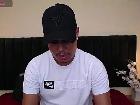 noah oliver1 online show from May 7, 7:19 pm