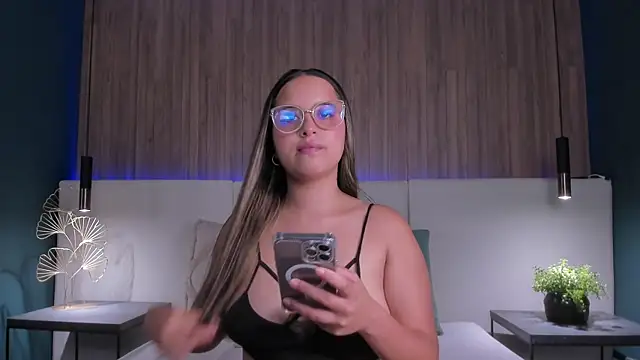 MayaLee  online show from May 7, 1:16 pm