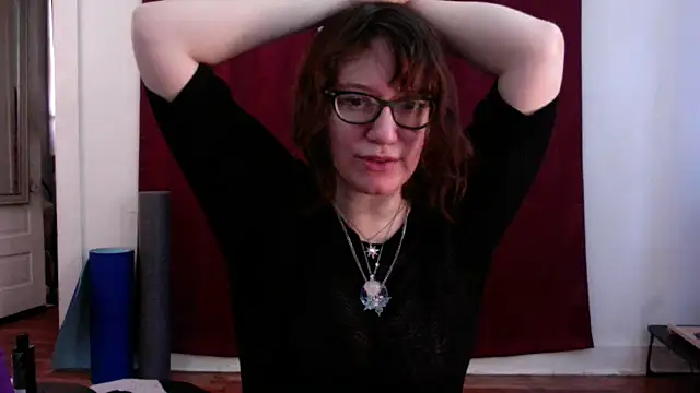 AnnywnBelle online show from May 17, 8:16 pm