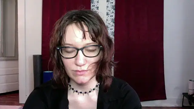 AnnywnBelle online show from May 22, 8:14 pm