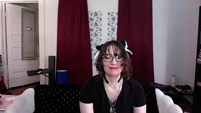 AnnywnBelle online show from May 28, 8:17 pm