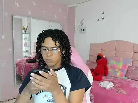 Snapshot of shanny_hilll chatting on May 8, 8:58 pm shanny hilll online show from May 8, 8:58 pm
