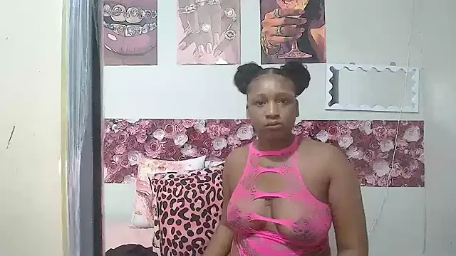EnchantingLisa online show from May 13, 4:10 am