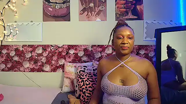 EnchantingLisa online show from May 21, 6:37 pm