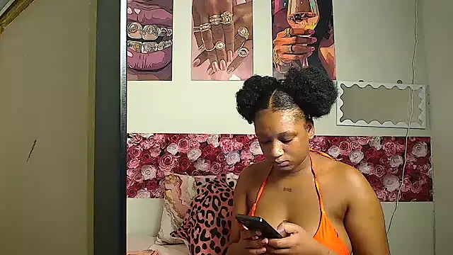 EnchantingLisa online show from May 25, 4:18 am