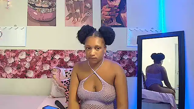 EnchantingLisa online show from May 26, 5:36 am