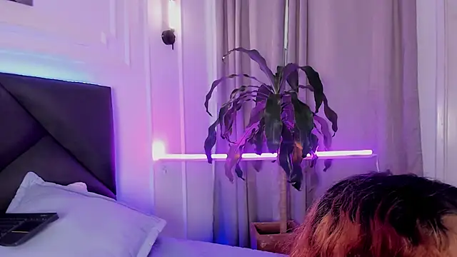 Snapshot of Raichell_sweet_curvy chatting on April 29, 5:30 pm Raichell sweet curvy online show from April 29, 5:30 pm