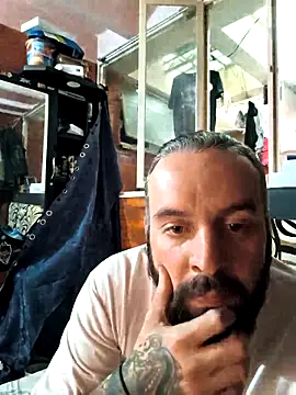 Snapshot of erikthor chatting on May 10, 4:56 pm erikthor online show from May 10, 4:56 pm