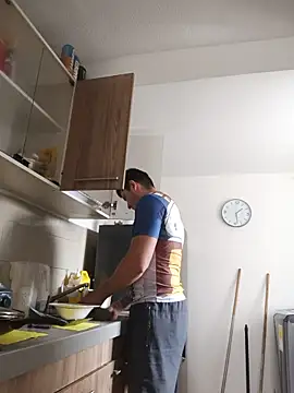 Snapshot of felipe_fitness chatting on May 15, 6:37 pm felipe fitness online show from May 15, 6:37 pm