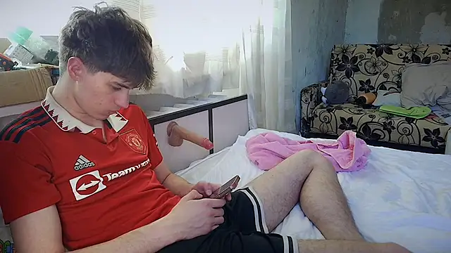 Snapshot of Dima-Cute chatting on April 28, 4:17 am Dima-Cute online show from April 28, 4:17 am