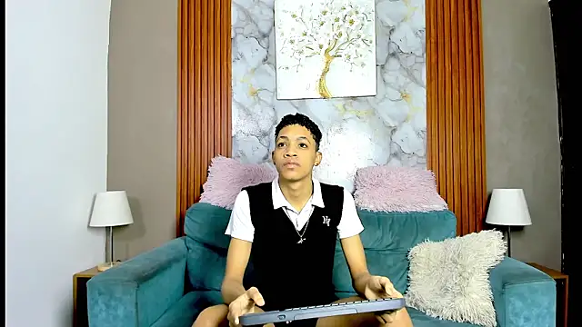 Snapshot of LOVE_GUYS1 chatting on May 22, 1:17 pm LOVE GUYS1 online show from May 22, 1:17 pm