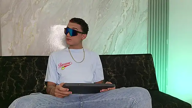 KING BOYS2026 online show from May 17, 1:36 am