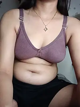 Snapshot of sexy_pritii chatting on May 13, 4:26 pm sexy pritii online show from May 13, 4:26 pm