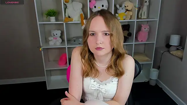 Emmaa Kimm online show from May 17, 12:52 am