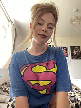 Snapshot of Young_Lizzie chatting on May 7, 1:38 pm Young Lizzie online show from May 7, 1:38 pm