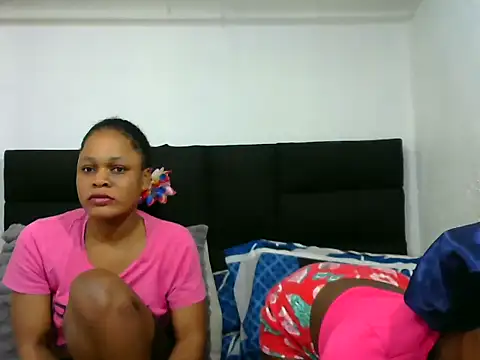 Snapshot of DarkPearl_20 chatting on May 14, 5:25 am DarkPearl 20 online show from May 14, 5:25 am