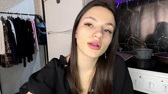 FlorSmalling online show from May 4, 7:48 am