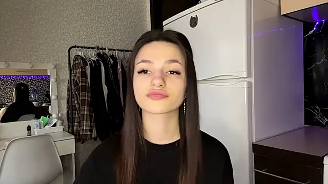 FlorSmalling online show from May 18, 11:38 am