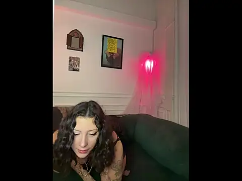 Snapshot of Vera___ chatting on May 1, 12:59 am Vera online show from May 1, 12:59 am