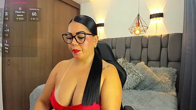 Alanna 19 online show from May 28, 2:03 pm