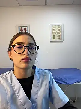 Snapshot of Sweet_Milaa1 chatting on May 14, 6:58 pm Sweet Milaa1 online show from May 14, 6:58 pm