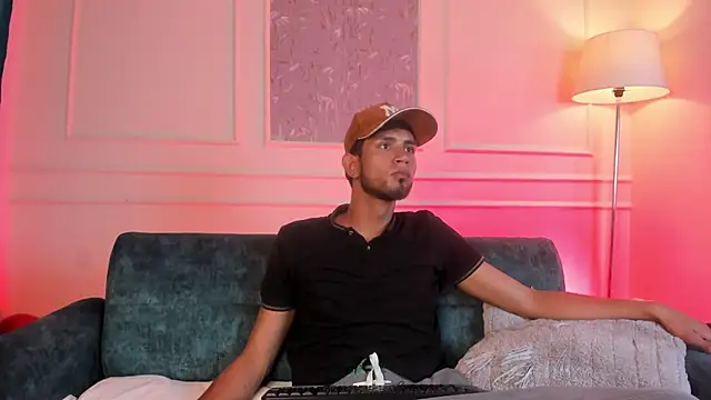 Snapshot of Jackson_Hunt chatting on May 5, 12:35 pm Jackson Hunt online show from May 5, 12:35 pm