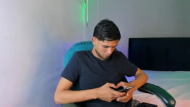 Snapshot of Jackson_Hunt chatting on May 22, 4:08 am Jackson Hunt online show from May 22, 4:08 am