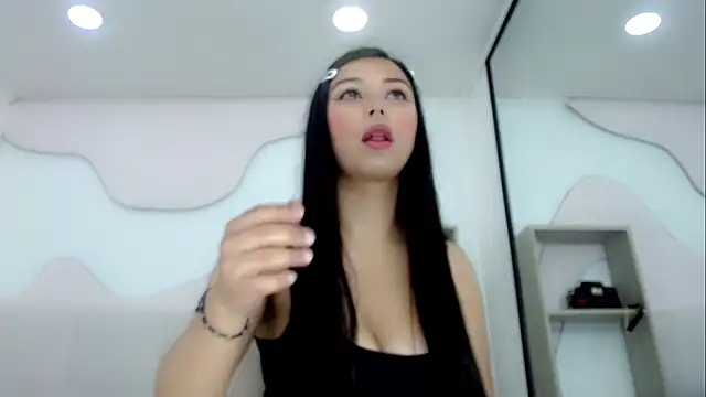 Snapshot of GiannaHott chatting on May 2, 1:49 pm GiannaHott online show from May 2, 1:49 pm