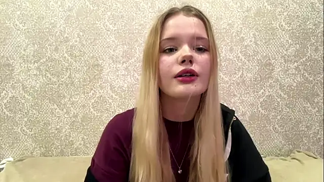 Snapshot of Malinwitch chatting on May 8, 4:34 pm Malinwitch online show from May 8, 4:34 pm